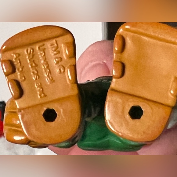 Jurassic World Rescue Helicopter amd Action figure - Picture 5 of 13